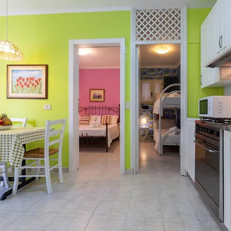 アパートホテル Vacanze Paradiso - Oasi Di Tranquillita Con Piscina E Giardino A 10 Min Dal Mare 3*