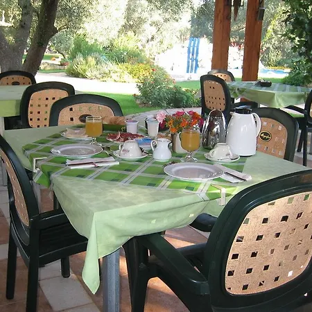 Vacanze Paradiso - Oasi Di Tranquillita Con Piscina E Giardino A 10 Min Dal Mare 3*