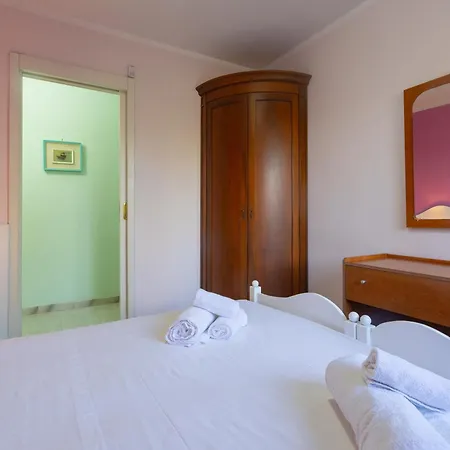 Vacanze Paradiso - Oasi Di Tranquillita Con Piscina E Giardino A 10 Min Dal Mare Aparthotel 3*