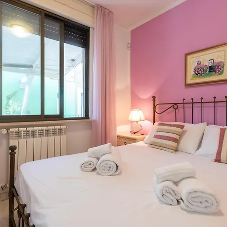 Aparthotel Vacanze Paradiso - Oasi Di Tranquillita Con Piscina E Giardino A 10 Min Dal Mare Neviano
