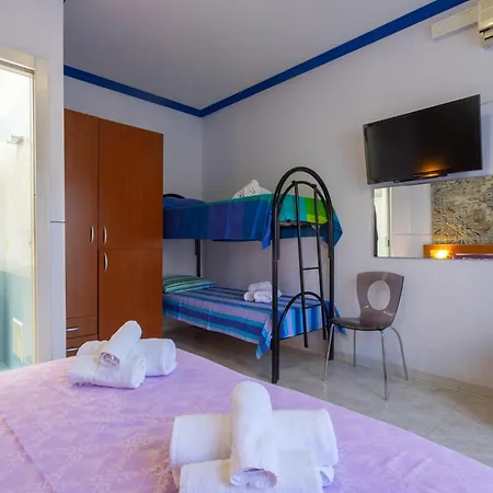 Vacanze Paradiso - Oasi Di Tranquillita Con Piscina E Giardino A 10 Min Dal Mare 3* Neviano