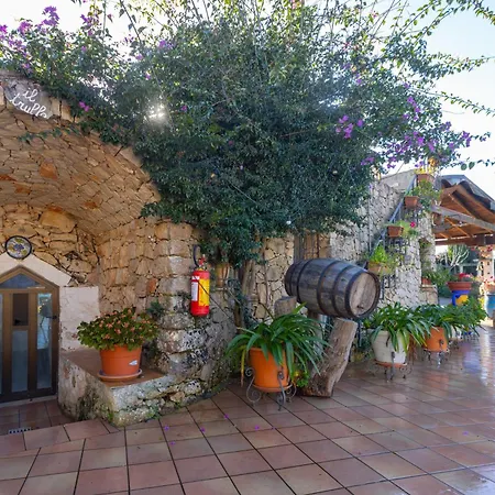 Vacanze Paradiso - Oasi Di Tranquillita Con Piscina E Giardino A 10 Min Dal Mare Aparthotel 3*