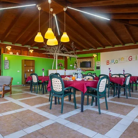 Vacanze Paradiso - Oasi Di Tranquillita Con Piscina E Giardino A 10 Min Dal Mare 3*