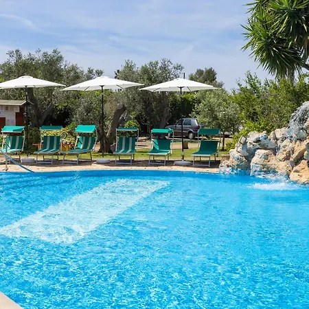 Aparthotel Vacanze Paradiso - Oasi Di Tranquillita Con Piscina E Giardino A 10 Min Dal Mare